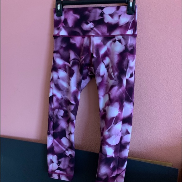 lululemon athletica Pants - Lululemon Capri Leggings, Size 6